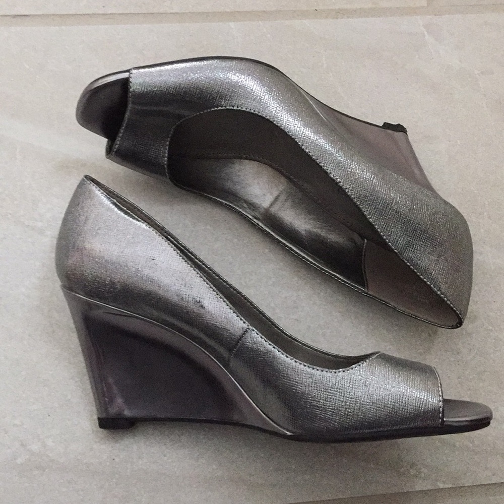 Bandolino | Gun metal wedges Size 7.5